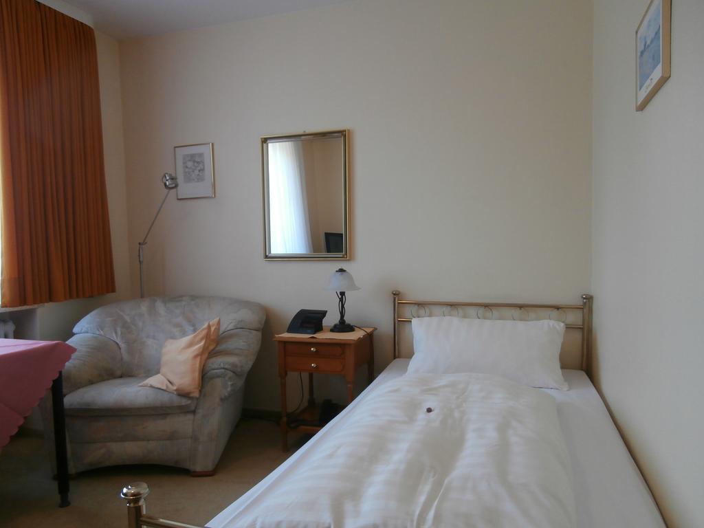 Hotel Hasselbarth ブルク・アウフ・フェーマルン 部屋 写真